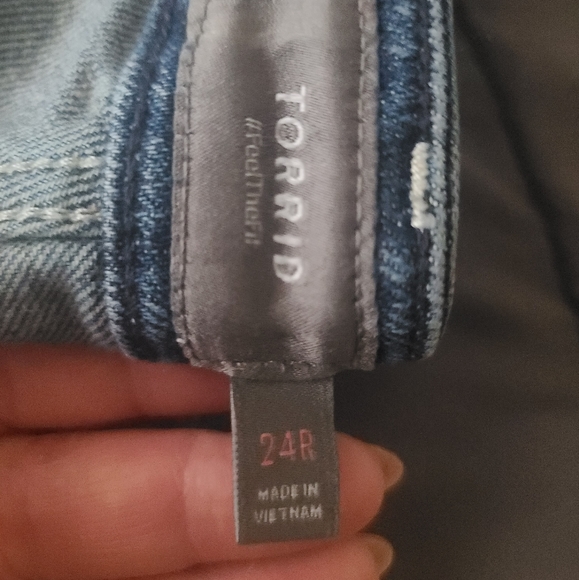 Distressed straight leg jeans with button fly [Torrid] - Picture 2 of 8